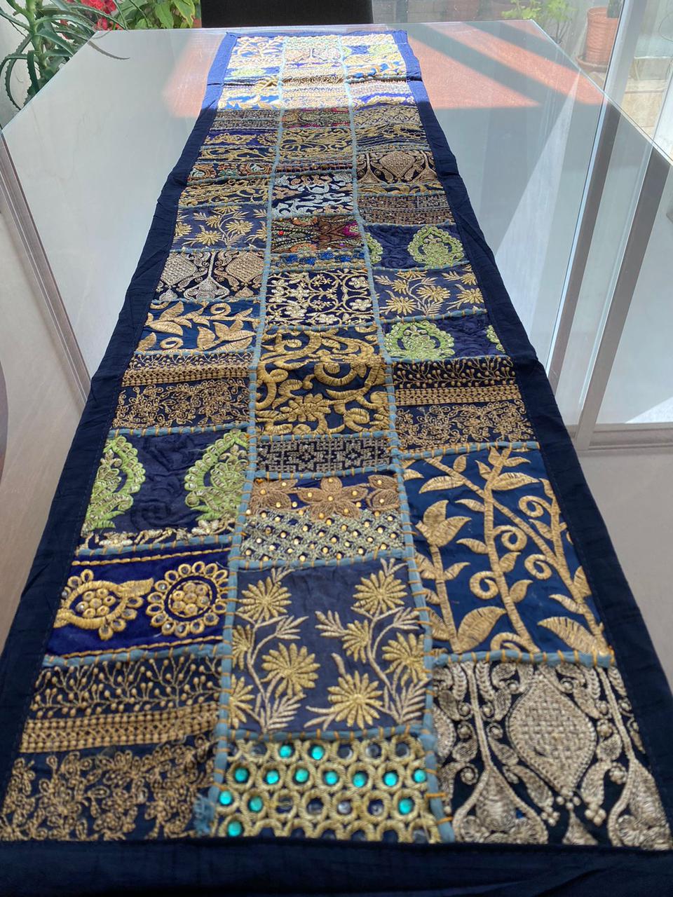 Camino De Mesa Hindues