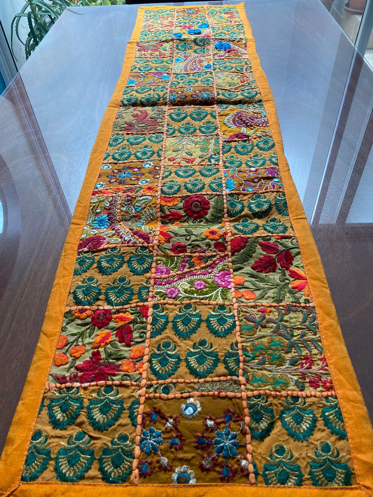 Camino De Mesa Hindues