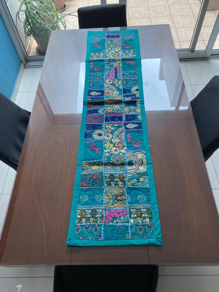 Camino De Mesa Hindues