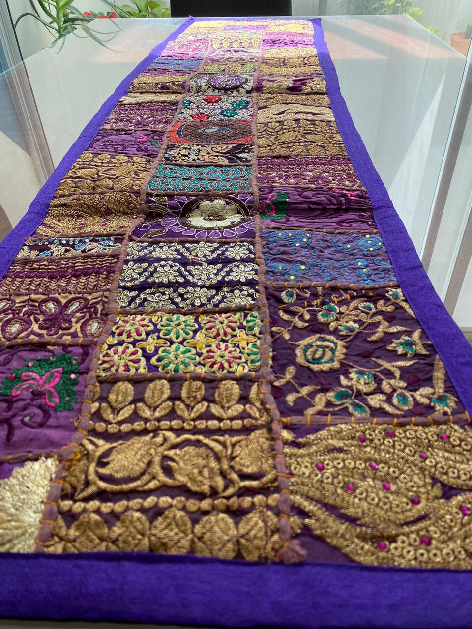 Camino De Mesa Hindues