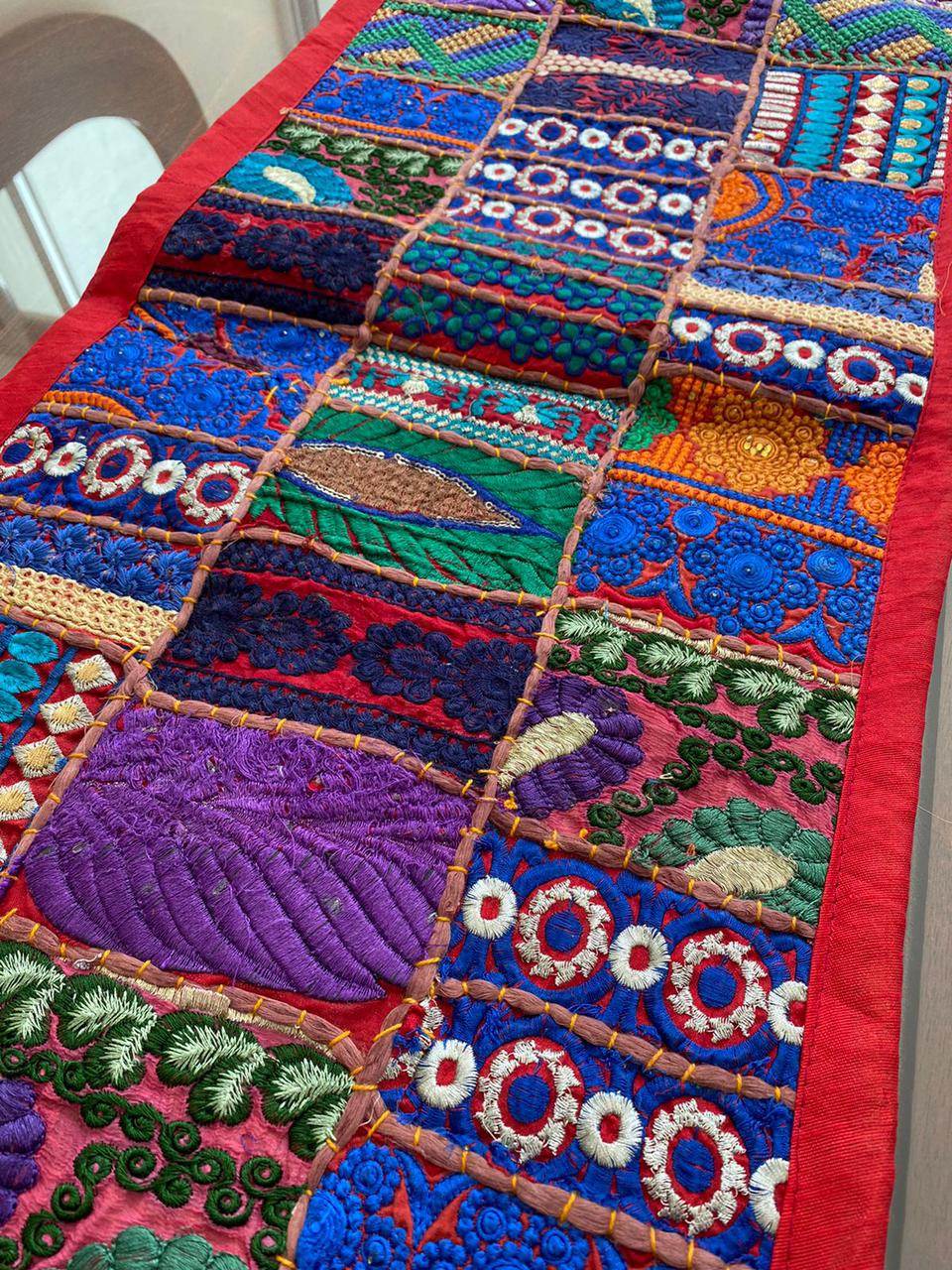 Camino De Mesa Hindues