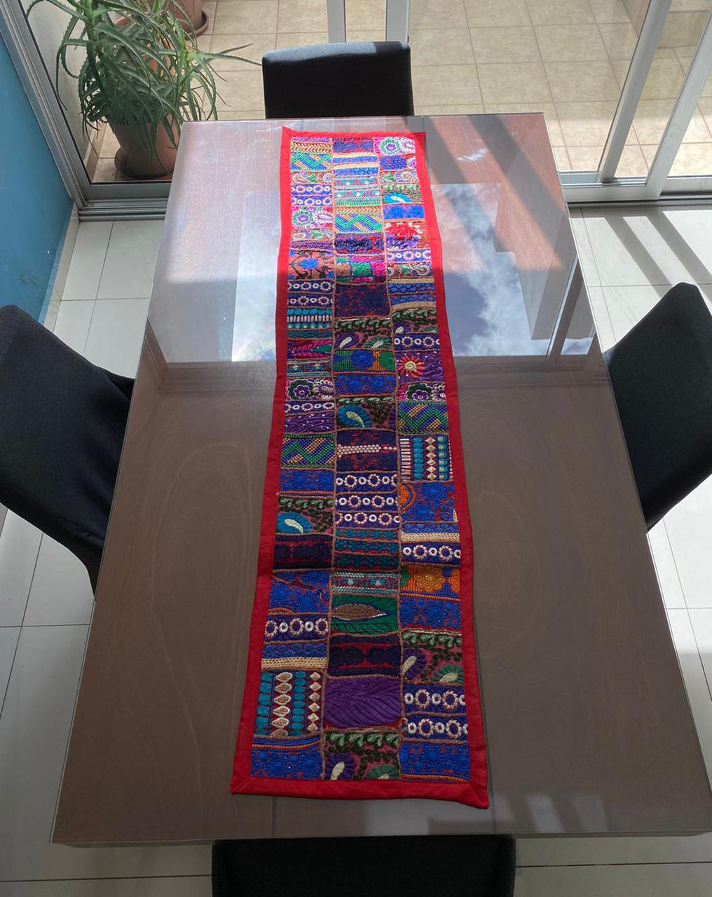 Camino De Mesa Hindues