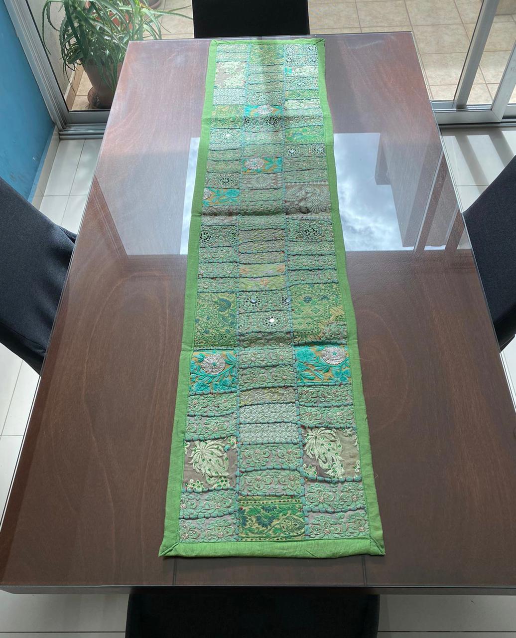 Camino De Mesa Hindues