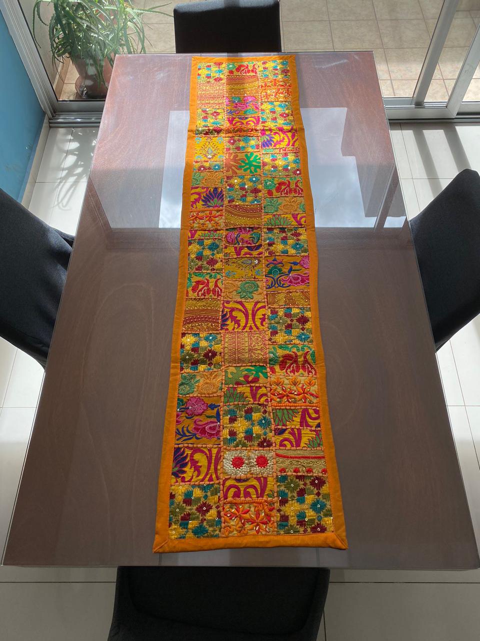 Camino De Mesa Hindues