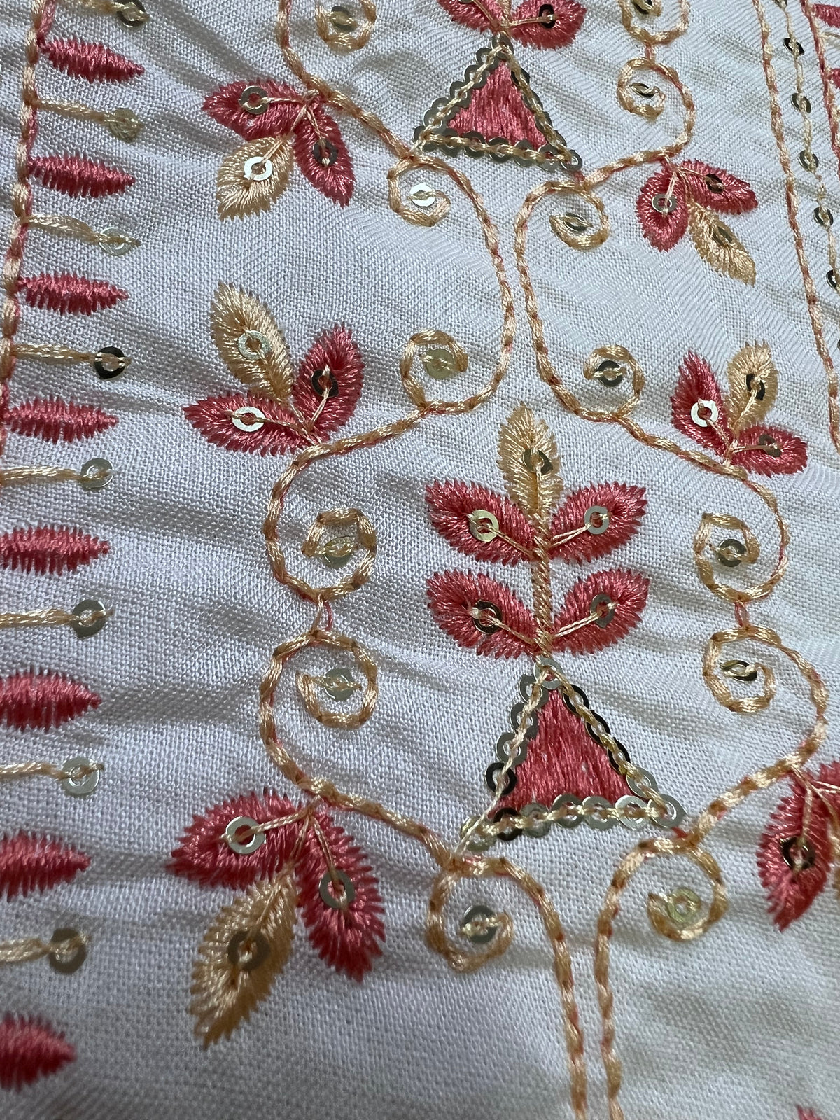 Kurti Hindú - Alwar Perla