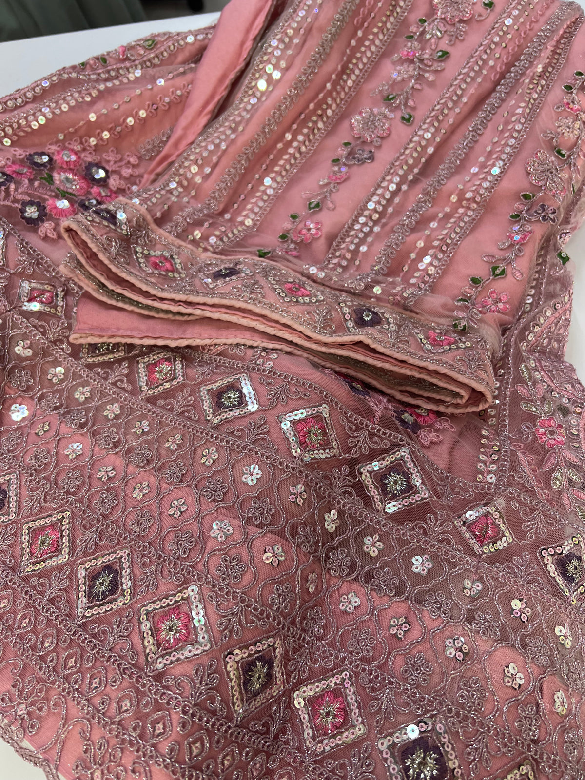 Lehenga Tradicional Hindú- Rosa