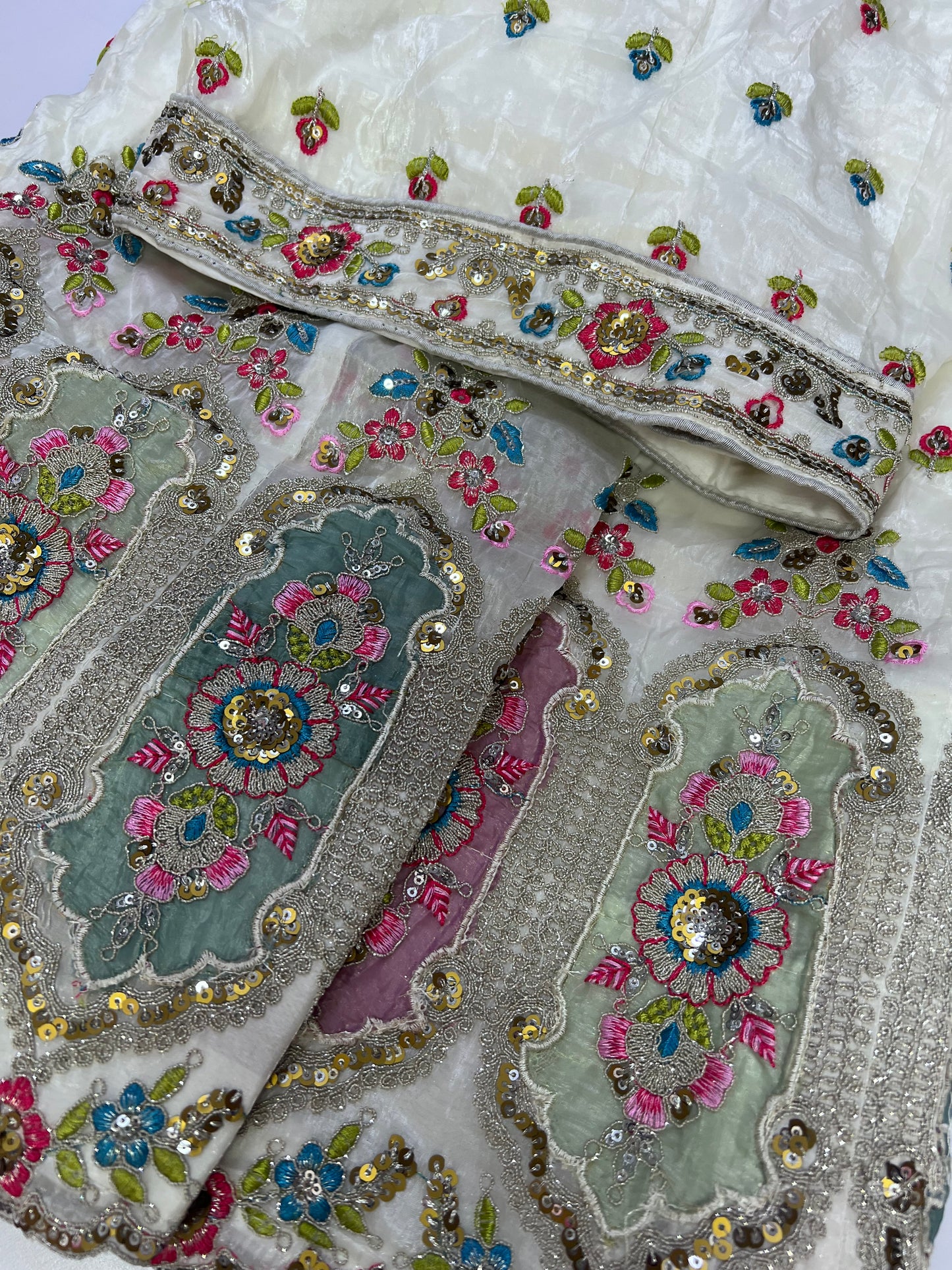 Lehenga Tradicional Hindú- Blanco