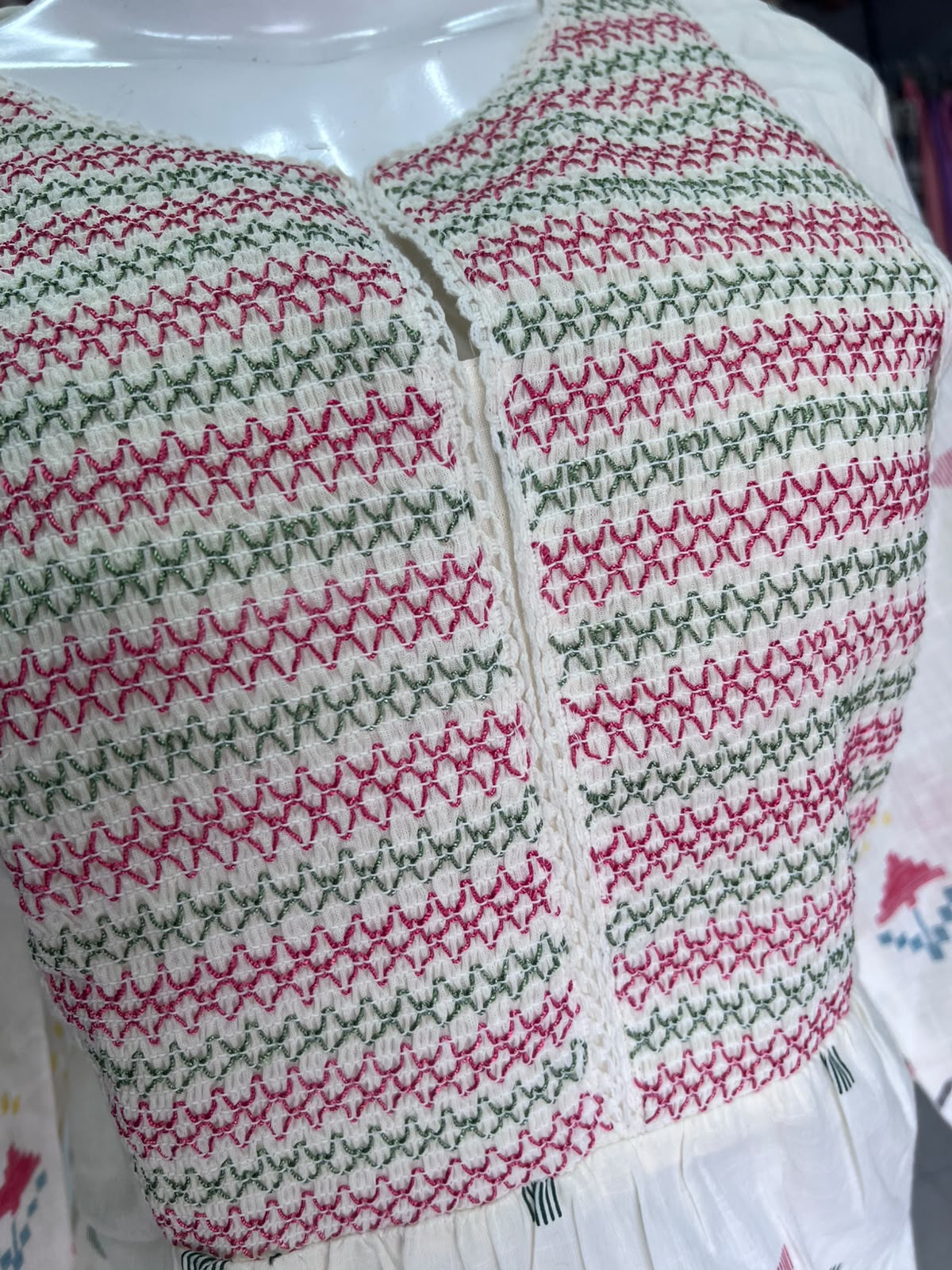 Kurti Hindú Artesanal con Estilo Tradicional y Elegante